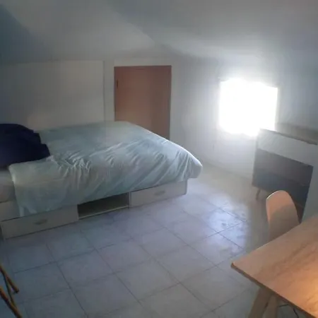 Sous Les Toits-hypercentre-pas De Frais De Menage